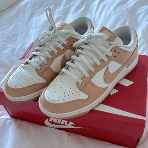 Women’s Nike Dunks